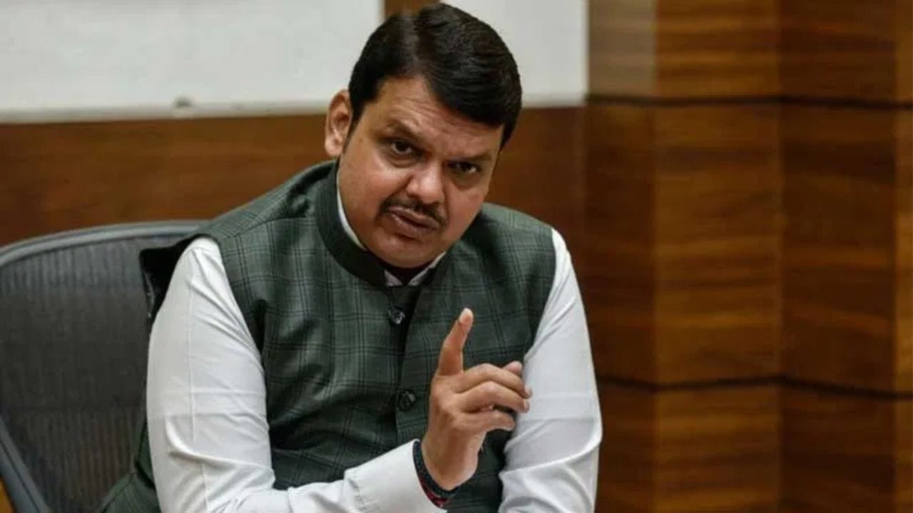 काँग्रेसच्या 'गुंगी गुडिया' टीकेवर CM फडणवीसांचं जशास तसं उत्तर, म्हणाले; बदनाम हुये तो... काँग्रेसच्या 'गुंगी गुडिया' टीकेवर CM फडणवीसांचं जशास तसं उत्तर, म्हणाले; बदनाम हुये तो...