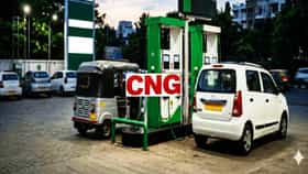 CNG Price: महिन्याच्या अखेरीस महागाईचा झटका! गेल्या 4 महिन्यात 10 रुपयांची वाढ, आज पुन्हा सीएनजी महागला, मुंबईसह राज्यात काय भाव?