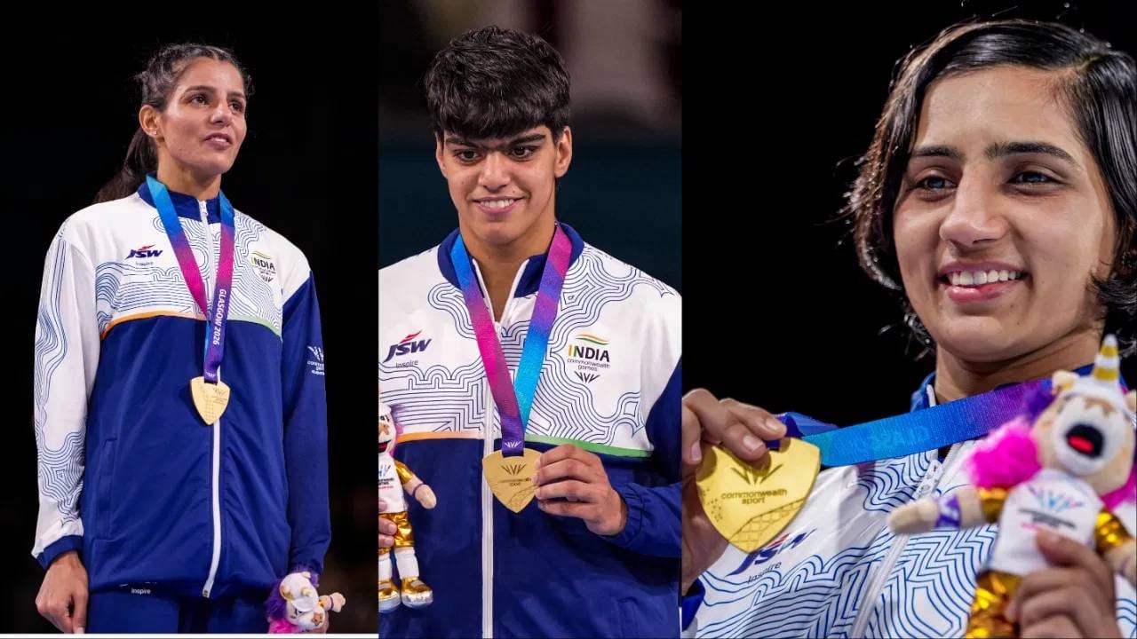भारतासाठी प्रीति पवार हिने 54 किलो वजनी गटात, जस्मिन लंबोरिया  हिने 57 किलो वजनी गटात, तर प्रिया प्रिया घंघास 60 किलो वजनी सुवर्ण कामगिरी केली. (Photo: PTI)