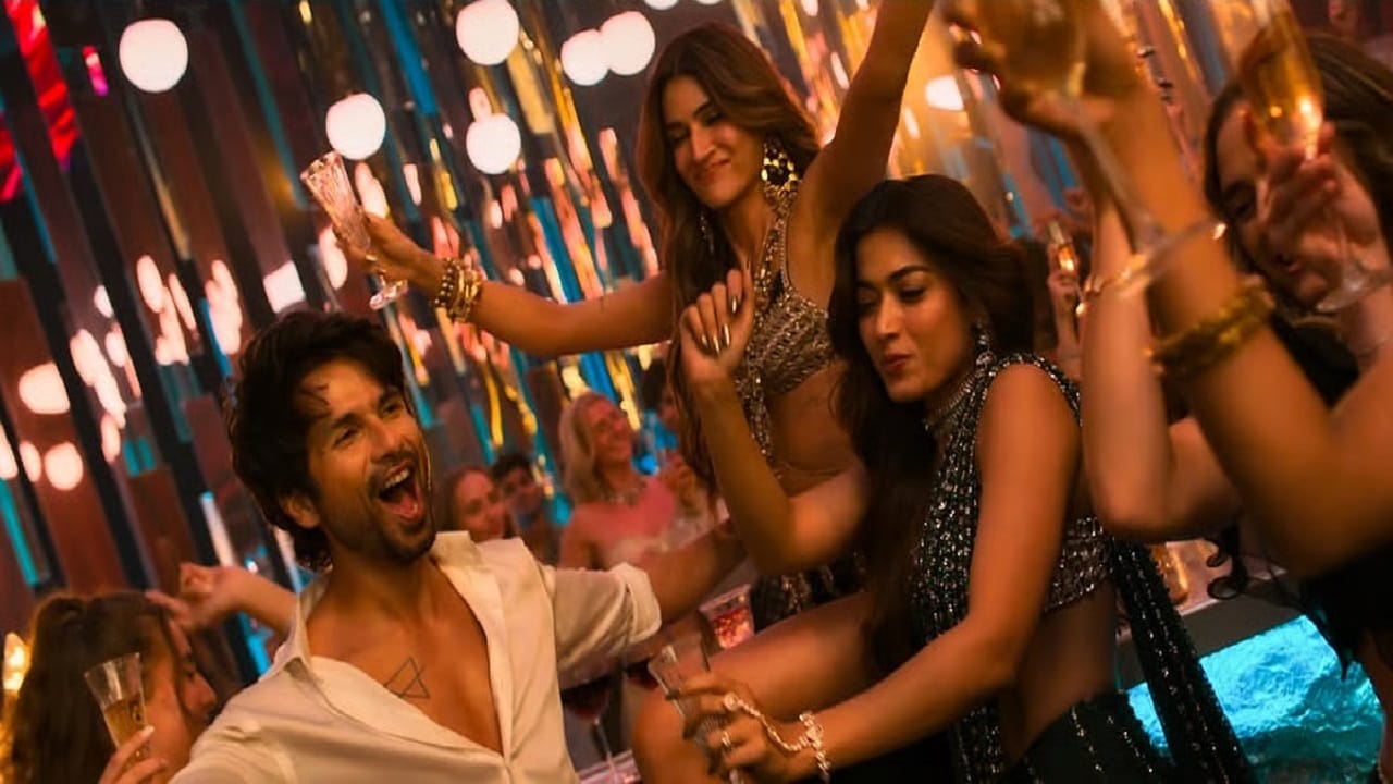 'कॉकटेल 2' सिनेमा 14 ऑगस्ट रोजी नेटफ्लिक्सवर प्रदर्शित होणार आहे. सिनेमाच्या कथेबद्दल सांगायचं झालं तर, 'कॉकटेल 2' सिनेमाची कथा कुणाल आणि दिया यांच्या लव्हस्टोरी भोवती फिरत आहे.