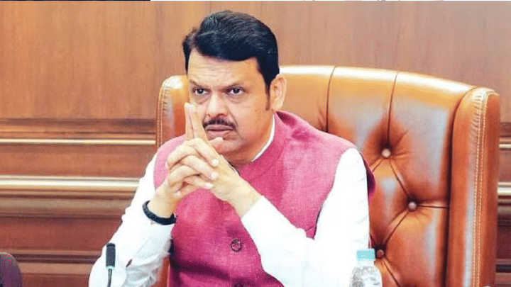 एकीकडे CM फडणवीसांच्या दिल्ली जाण्याच्या चर्चा, तर दुसरीकडे समर्थकांची जोरदार बॅनरबाजी; चक्क... एकीकडे CM फडणवीसांच्या दिल्ली जाण्याच्या चर्चा, तर दुसरीकडे समर्थकांची जोरदार बॅनरबाजी; चक्क...