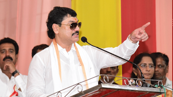 धनंजय मुंडेंचा कमबॅक? आता चमत्कार दाखवावा लागेल, येणारा काळ आपलाच... मुंडेंच्या भाषणाची जोरदार चर्चा धनंजय मुंडेंचा कमबॅक? आता चमत्कार दाखवावा लागेल, येणारा काळ आपलाच... मुंडेंच्या भाषणाची जोरदार चर्चा