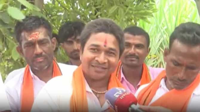 मनोज जरांगेंना पाठिंबा देण्यासाठी डुप्लिकेट नितेश राणे थेट अंतवाली सराटीत, नेमकं प्रकरण काय?