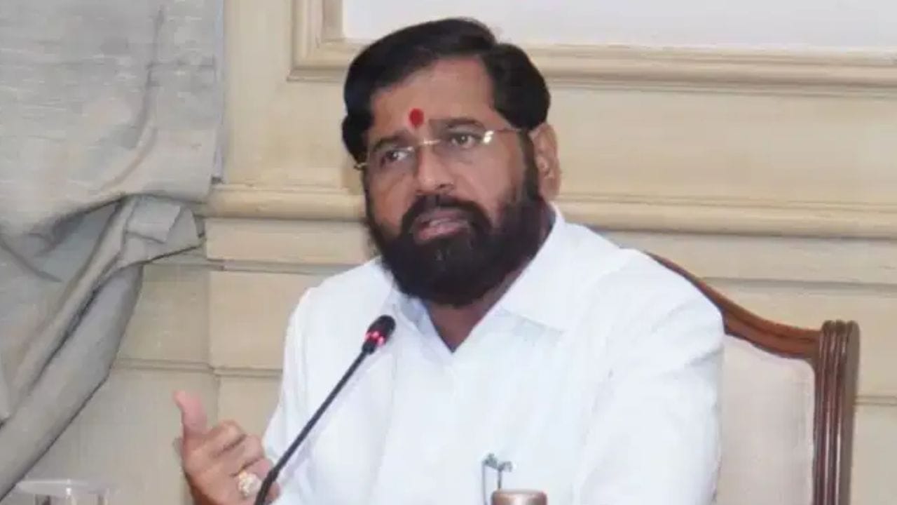 एकनाथ शिंदे काँग्रेसमध्ये प्रवेश करणार होते, पण..., बड्या नेत्याच्या गौप्यस्फोटाने राजकारणात खळबळ एकनाथ शिंदे काँग्रेसमध्ये प्रवेश करणार होते, पण..., बड्या नेत्याच्या गौप्यस्फोटाने राजकारणात खळबळ