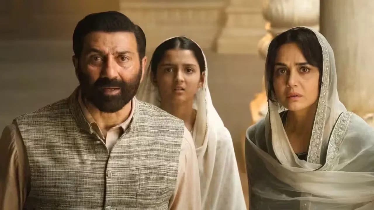 भारतात 'बंटवारा 1947' या सिनेमाने चार दिवसांत केवळ 28.50 कोटी रुपयांची कमाई केली आहे. याचा अर्थ असा की, एकाच वेळी प्रदर्शित होऊनही सनी देओलचा सिनेमा इमरानच्या सिनेमाच्या तुलनेत अजूनही खूप मागे आहे. मात्र, निव्वळ संपत्तीच्या बाबतीत सनी इमरानपेक्षा पुढे आहे.