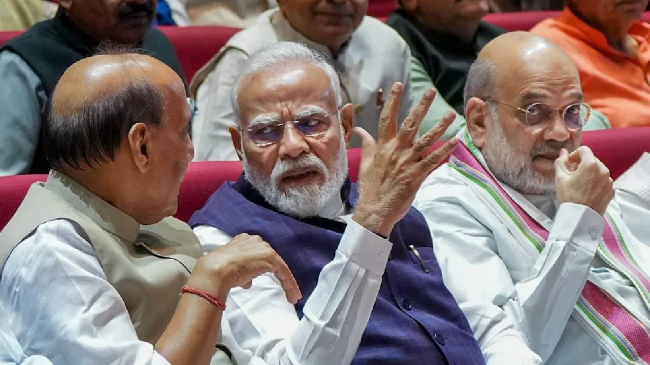 तो डाव भाजपच्या अंगलट येणार? FCRA बिलामुळे मोठा पेच, मतदारसंघ पुनर्रचना विधेयक पुन्हा नापास होणार? तो डाव भाजपच्या अंगलट येणार? FCRA बिलामुळे मोठा पेच, मतदारसंघ पुनर्रचना विधेयक पुन्हा नापास होणार?