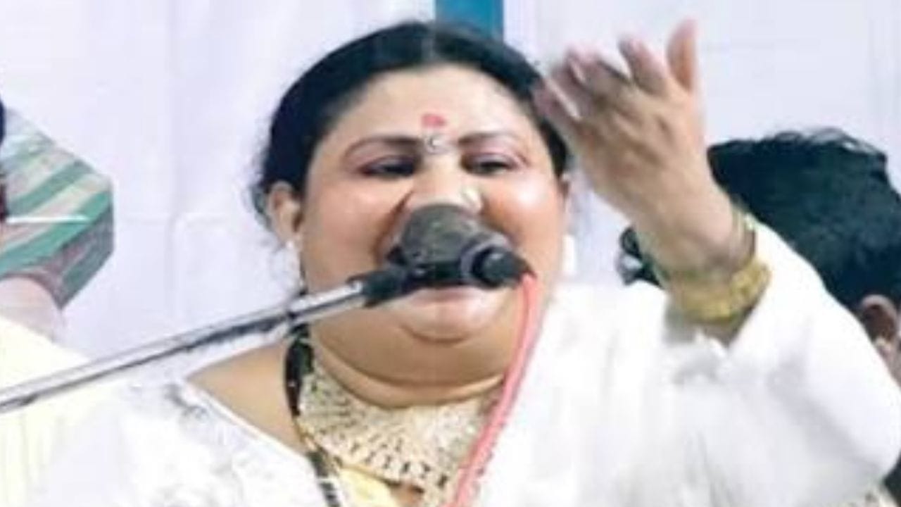 प्रसिद्ध मराठी गायिकेवर गुन्हा दाखल, लाखोंची फसवणूक केल्याचा आरोप, नेमकं प्रकरण काय? प्रसिद्ध मराठी गायिकेवर गुन्हा दाखल, लाखोंची फसवणूक केल्याचा आरोप, नेमकं प्रकरण काय?