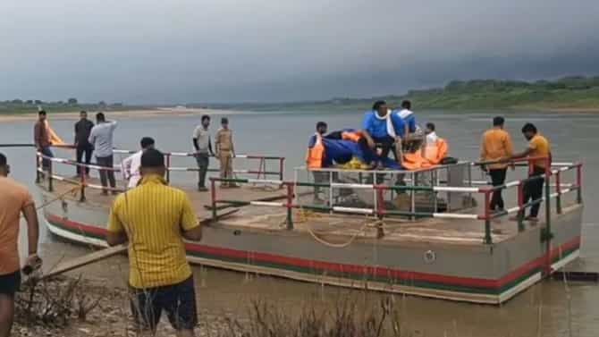 आधी पाया पडला, नंतर पाण्यात दाबून धरले... पित्यानेच चंबळ नदीत मुलीला... दिल्ली हादरली