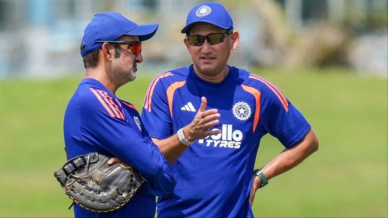भारतीय संघाचे मुख्य निवड समिती अध्यक्ष अजित आगरकर यांचा कार्यकाळ सप्टेंबर महिन्यात संपणार आहे. पण नियमानुसार, एक वर्षांचा कार्यकाळ वाढवला वाढवला जाऊ शकतो. या नियमानुसार, अजित आगरकर यांचा कार्यकाळ वाढण्याची शक्यता आहे. (Photo: PTI) 