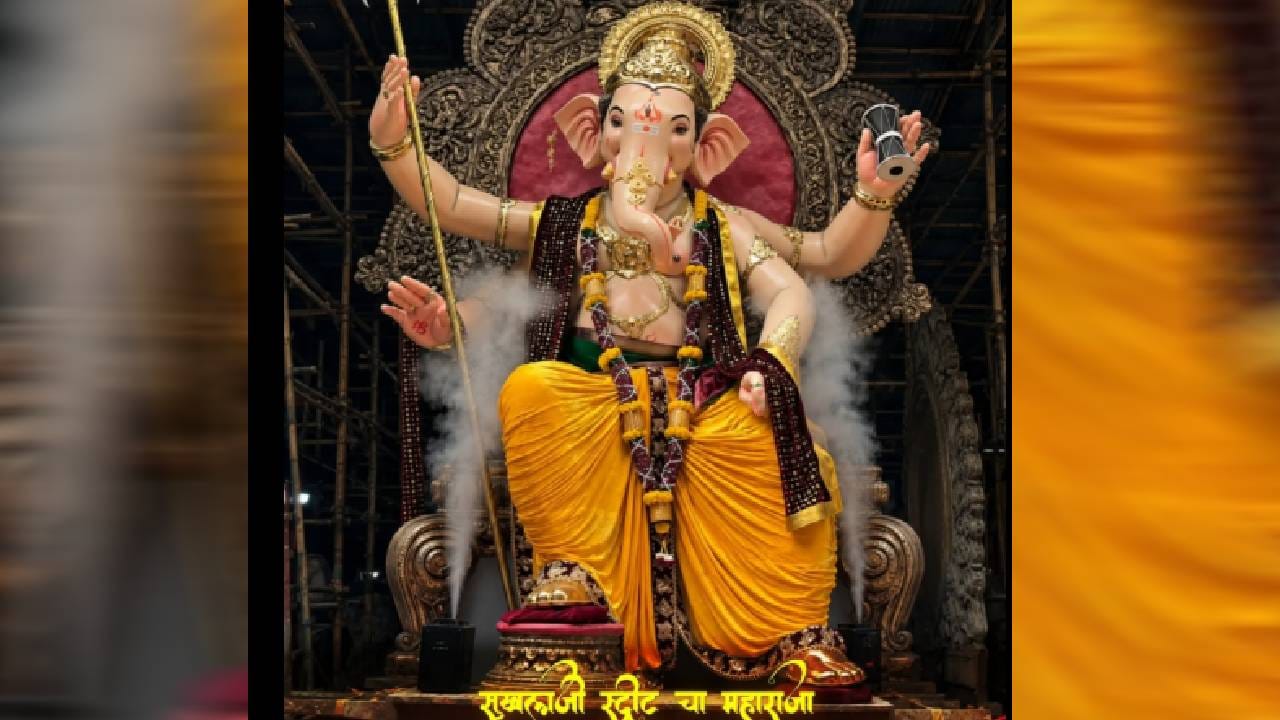 दरम्यान, भाविकांची मोठी गर्दी लक्षात घेता पोलिसांकडूनही विशेष खबरदारी घेण्यात आली होती. कोणताही अनुचित प्रकार घडू नये आणि आगमन सोहळा सुरळीत पार पडावा यासाठी परिसरात कडेकोट पोलीस बंदोबस्त तैनात करण्यात आला होता.  ( Photo Credit : Facebook- utsav_official_mumbai) 