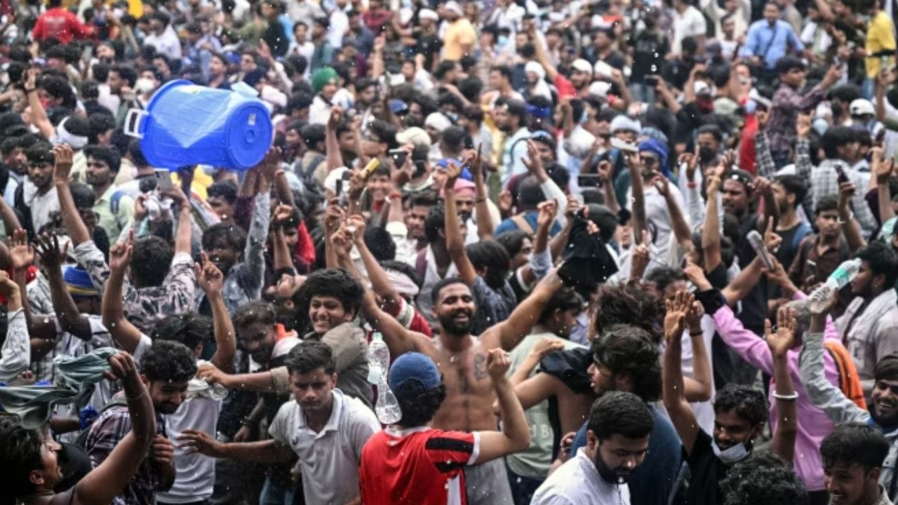 GenZसाठी सरकारचा मोठा निर्णय! मिळणार गिफ्ट, वयाच्या 18 व्या वर्षीच स्वीकारता येणार ... GenZसाठी सरकारचा मोठा निर्णय! मिळणार गिफ्ट, वयाच्या 18 व्या वर्षीच स्वीकारता येणार ...