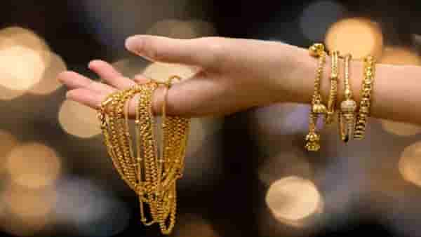 Gold Price Today : सराफा बाजारात मोठी घडामोड, ऑगस्टच्या पहिल्या दिवशी सोन्याचे भाव वाढले की कमी ? 10 ग्रॅम सोन्याची किंमत किती ?