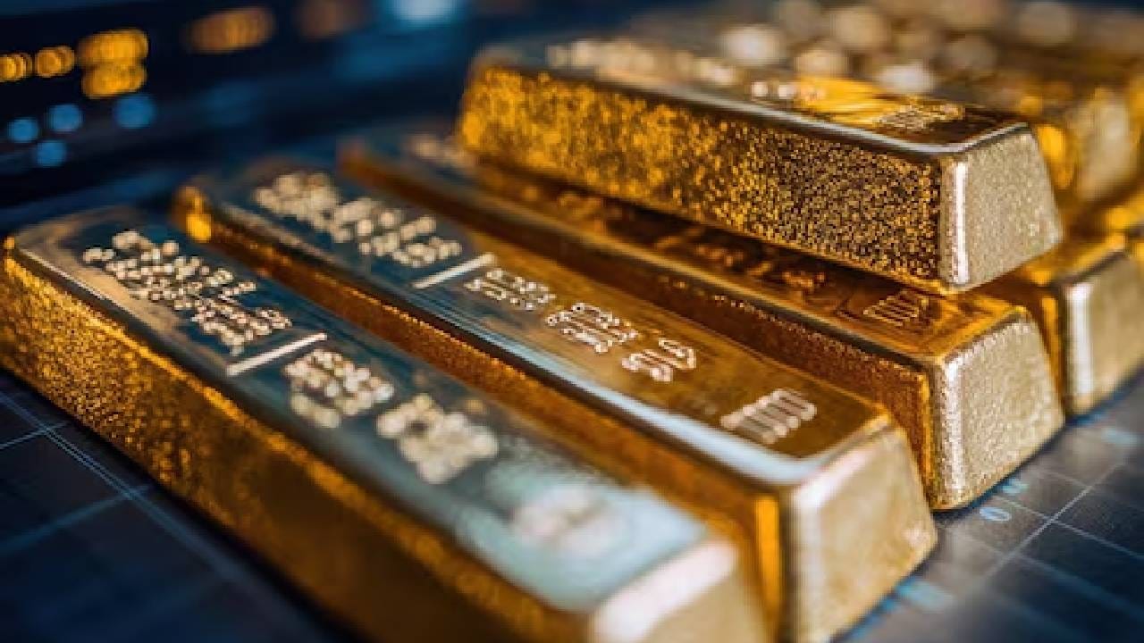 10 ग्रॅम सोन्याचा भाव र जीएसटीसह 1 लाख 46 हजार 775 रुपयांवर आहे. हे दर स्थिर असल्यामुळे सर्वसामान्यांना दिसाल आहे.