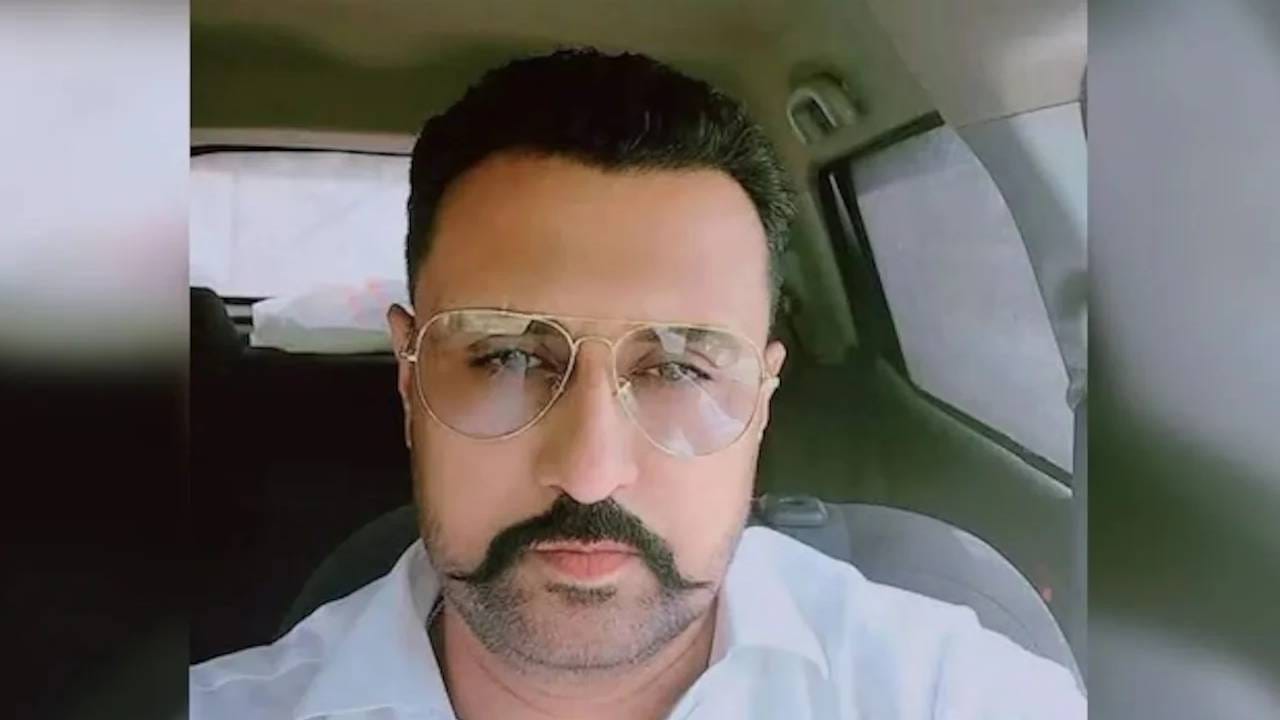 गाडीच्या मागे आले, धाडधाड गोळ्या झाडल्या... काँग्रेस नेत्याची भयंकर हत्या गाडीच्या मागे आले, धाडधाड गोळ्या झाडल्या... काँग्रेस नेत्याची भयंकर हत्या