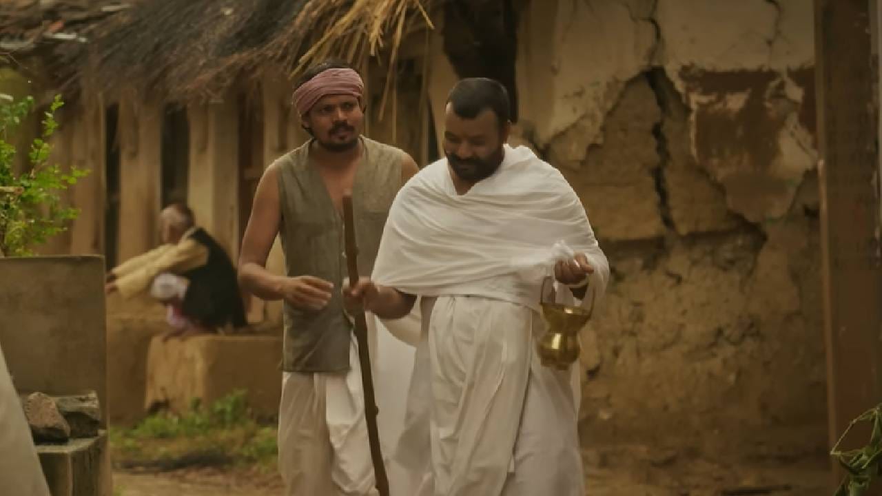 मोठ्या स्टार्सचे चित्रपट, कोट्यवधींचं बजेट आणि जबरदस्त प्रमोशन असतानाही एखादा छोट्या बजेटचा चित्रपट प्रेक्षकांच्या मनात घर करून बॉक्स ऑफिसवर मोठी कमाई करतो, तेव्हा त्याची चर्चा होणारच. सध्या असाच एक चित्रपट चर्चेत आहे. नीम करोली बाबा यांच्या जीवनावर आधारित ‘हनुमान अंश’ या चित्रपटाने अत्यंत कमी बजेटमध्ये बॉक्स ऑफिसवर दमदार कामगिरी केली आहे.