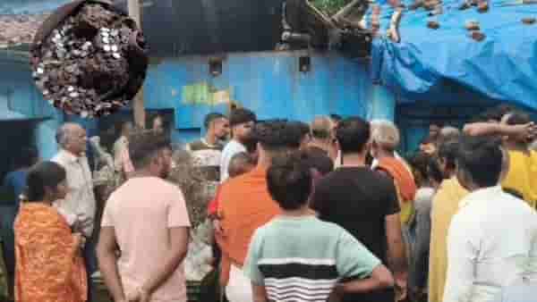पावसाने 200 वर्षे जुने घर पडले, भिंतीतून गुप्तधनाची अक्षरश: बरसात झाली, तरीही कोणी हात लावेना, कारणही भीतीदायक..