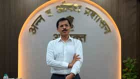 तुकाराम मुंढे यांचा महिन्याचा पगार किती? कोणकोणत्या मिळतात सुविधा?.