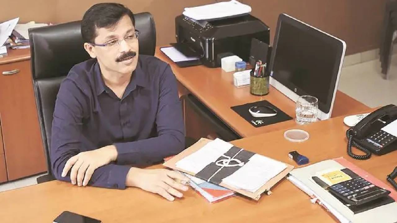 आईच्या हातच्या या पारंपरिक पदार्थाची आठवण सांगताना मुंढे यांच्या बोलण्यातून त्यांचं मराठी खाद्यसंस्कृतीशी असलेलं नातंही दिसून आलं. याशिवाय ‘पिठाचं वांगं’ हा पदार्थही आपल्याला आवडत असल्याचं त्यांनी सांगितलं.