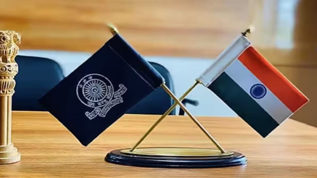 नियमांनुसार, परदेश दौऱ्यासाठी अर्ज प्राप्त झाल्यानंतर सरकारने 21 दिवसांच्या आत निर्णय देणे अपेक्षित असते. या कालावधीत कोणताही निर्णय न झाल्यास काही प्रकरणांमध्ये परवानगी दिली गेली असे गृहीत धरले जाते. तसेच, काही अधिकार राज्य सरकारांना देण्यात आले असले तरी तीन आठवड्यांपेक्षा जास्त कालावधीच्या परदेश दौऱ्यासाठी केंद्र सरकारची मंजुरी आवश्यक असते.