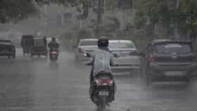 weather update : महाराष्ट्रात मुसळधार पावसाचा इशारा, IMD चा हाय अलर्ट.