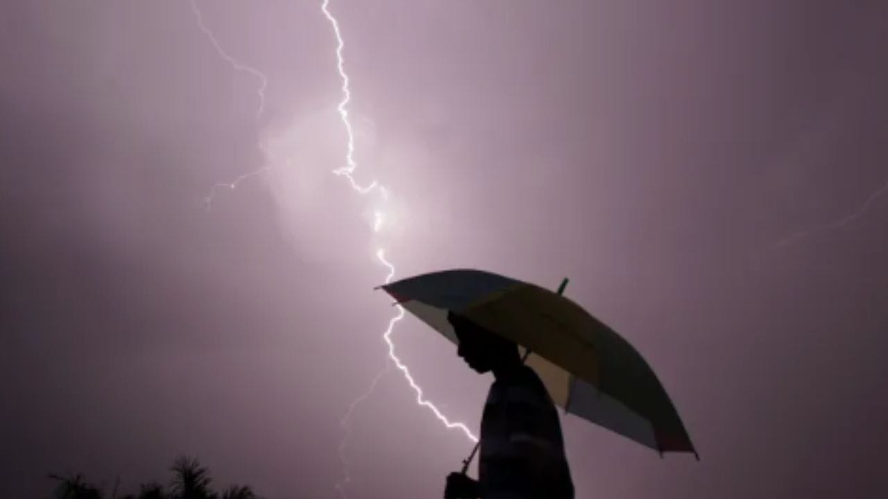 IMD weather updat : शेवटी जे नको तेच घडणार, ऑगस्ट महिन्यातील पावसाचा अंदाज समोर, अत्यंत वाईट बातमी... IMD weather updat : शेवटी जे नको तेच घडणार, ऑगस्ट महिन्यातील पावसाचा अंदाज समोर, अत्यंत वाईट बातमी...