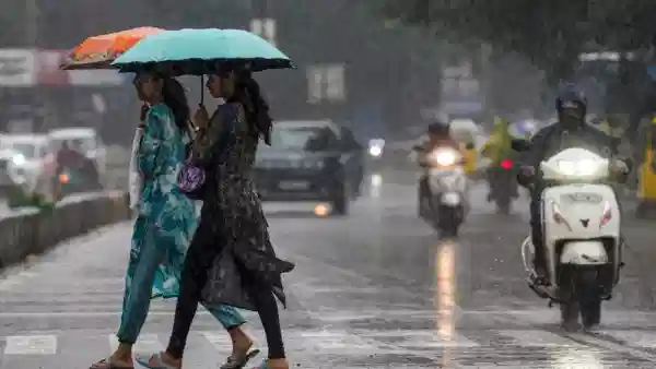 IMD Rain Alert : 18,19,20,21,22 या तारखेला आकाशात काळे ढग, कुठं धो धो... कुठं ऊन? पावसाचा ताजा अंदाज समोर