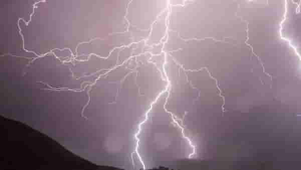 IMD weather update : आभाळ फाटणार, थेट 17 राज्यांना पावसाचा हाय अलर्ट, महाराष्ट्रात काय स्थिती?
