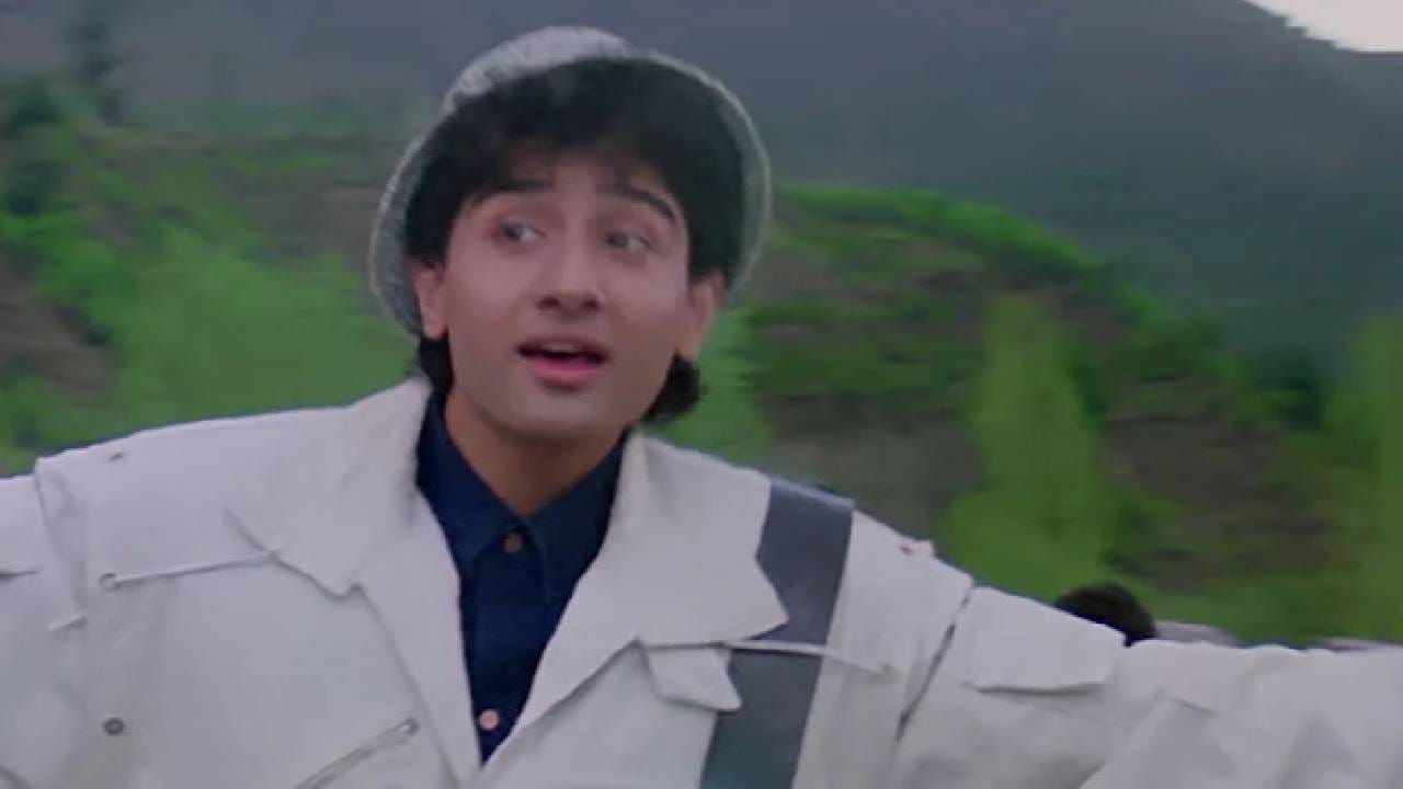 हिंदी चित्रपट उद्योगाने ९० च्या दशकात अनेक असे तारे पाहिले, ज्यांनी आपल्या निरागसतेने आणि उत्कृष्ट अभिनयाने डेब्यू चित्रपटातूनच धमाल केली. त्या कलाकारांपैकी एक नाव विवेक मुशरान आहे. विवेक मुशरान यांचा जन्म ९ ऑगस्ट १९६९ रोजी उत्तर प्रदेशातील सोनभद्र जिल्ह्यात झाला. विवेकने आपल्या अभिनय कारकिर्दीची सुरुवात १९९१ मध्ये केवळ २१ वर्षांच्या वयात सुभाष घई यांच्या ‘सौदागर’ चित्रपटातून केली. विवेकला आपल्या डेब्यू चित्रपटातूनच एका रात्रीत अशी यश मिळाले. त्यानंतर त्यांच्या समोर नवीन चित्रपटांच्या ऑफरची रांग लागली.