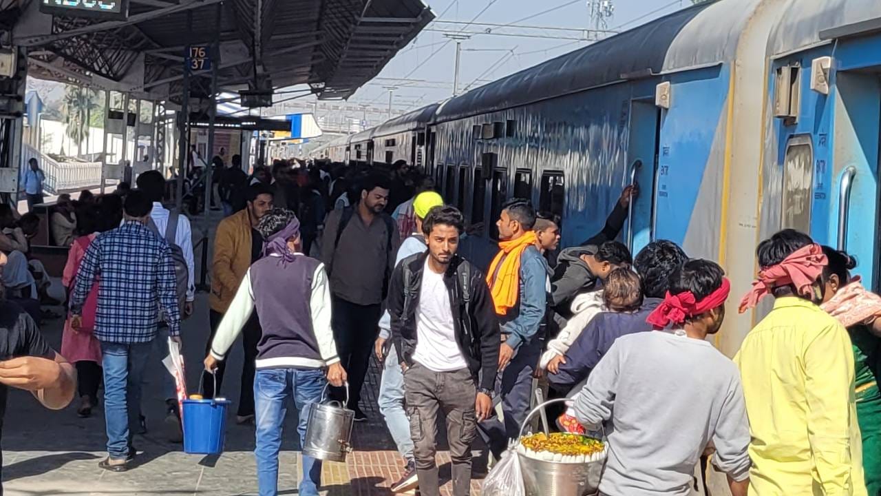 प्रवाशांची गैरसोय टाळण्यासाठी जुन्या स्थानकावरील प्लॅटफॉर्म क्रमांक 1 हटवण्यात आल्याचे सांगितले जाते. त्यामुळे बरौनी जंक्शनची प्लॅटफॉर्म क्रमवारी 2 ते 9 अशी झाली होती. मात्र, आता परिस्थिती बदलली आहे.