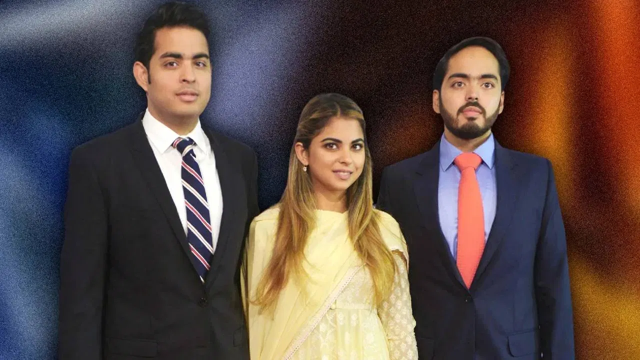 नीता अंबानी आणि मुकेश अंबानी यांची एकुलती एक मुलगी ईशा अंबानी आपल्या साधेपणा, सौंदर्य आणि विचारांसाठी ओळखली जाते. अंबानी कुटुंबात आणि कुटुंबाच्या व्यवसायातही ईशा अंबानीचा महत्त्वाचा वाटा आहे. ईशा व्यवसायातील अनेक मोठे निर्णय स्वतः घेते. आपल्या व्यावसायिक आयुष्याव्यतिरिक्त ईशा आपल्या वैयक्तिक आयुष्यामुळेही अनेकदा चर्चेत असते.