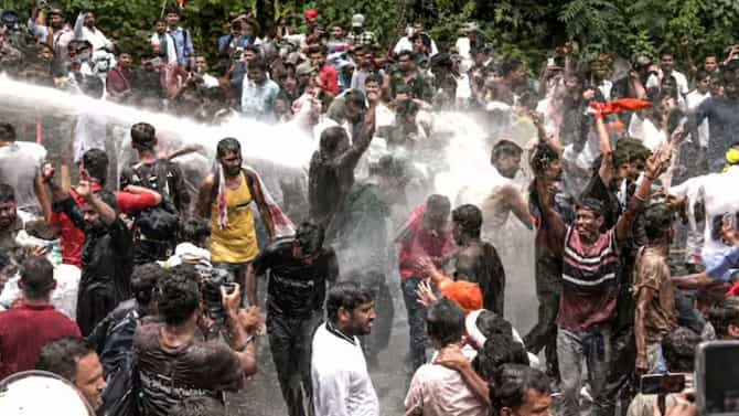 झारखंडमध्ये विद्यार्थ्यांचा विधानसभेला घेराव, CJP कडून प्रतिसाद नाहीच, मोठे नेत्यांनीही..