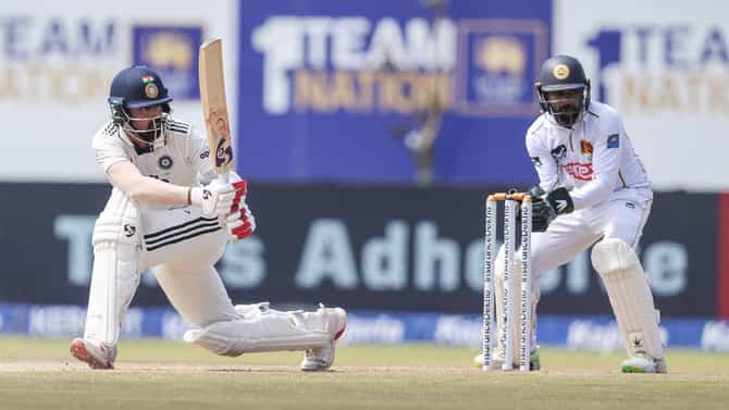 IND vs SL 1st Test: श्रीलंकेसमोर विजयासाठी 371 धावांचं आव्हान, टीम इंडियाच्या फिरकीची जबाबदारी वाढली