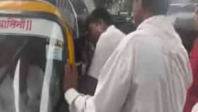 कांदिवलीत लिंक रोडवर मराठी सक्तीविरोधात रिक्षा चालकांची दादागिरी