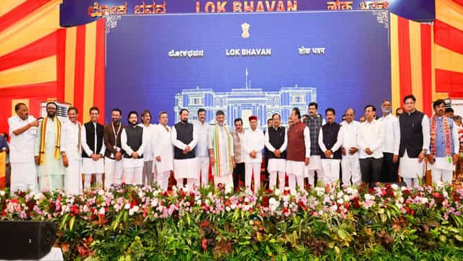 मोठी बातमी! मंत्रिपद न मिळाल्याने 2 आमदारांचा राजीनामा, राजकारणात खळबळ