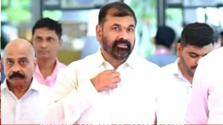 Sachin ahir Worli | वरळीत पुन्हा आम्ही... ठाकरे गटातील बड्या नेत्याचा सचिन अहिरांना टोला, 'त्या' विधानाची सर्वत्र चर्चा Sachin ahir Worli | वरळीत पुन्हा आम्ही... ठाकरे गटातील बड्या नेत्याचा सचिन अहिरांना टोला, 'त्या' विधानाची सर्वत्र चर्चा