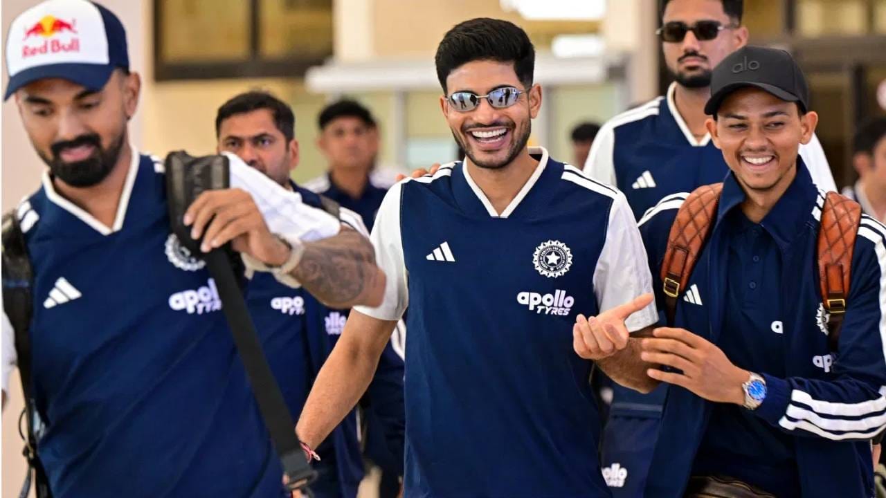 भारत आणि श्रीलंका यांच्यात पहिला कसोटी सामना 15 ऑगस्टला होणार आहे. या मालिकेसाठी दोन्ही संघ सज्ज झाले आहे. वर्ल्ड टेस्ट चॅम्पियनशिप अंतिम फेरीच्या दृष्टीने दोन्ही संघांसाठी ही मालिका महत्त्वाची आहे. असं असताना या मालिकेपूर्वी टीम इंडियाला पथ्यावर पडणाऱ्या दोन बातम्या मिळाल्या आहेत. (Photo: PTI)