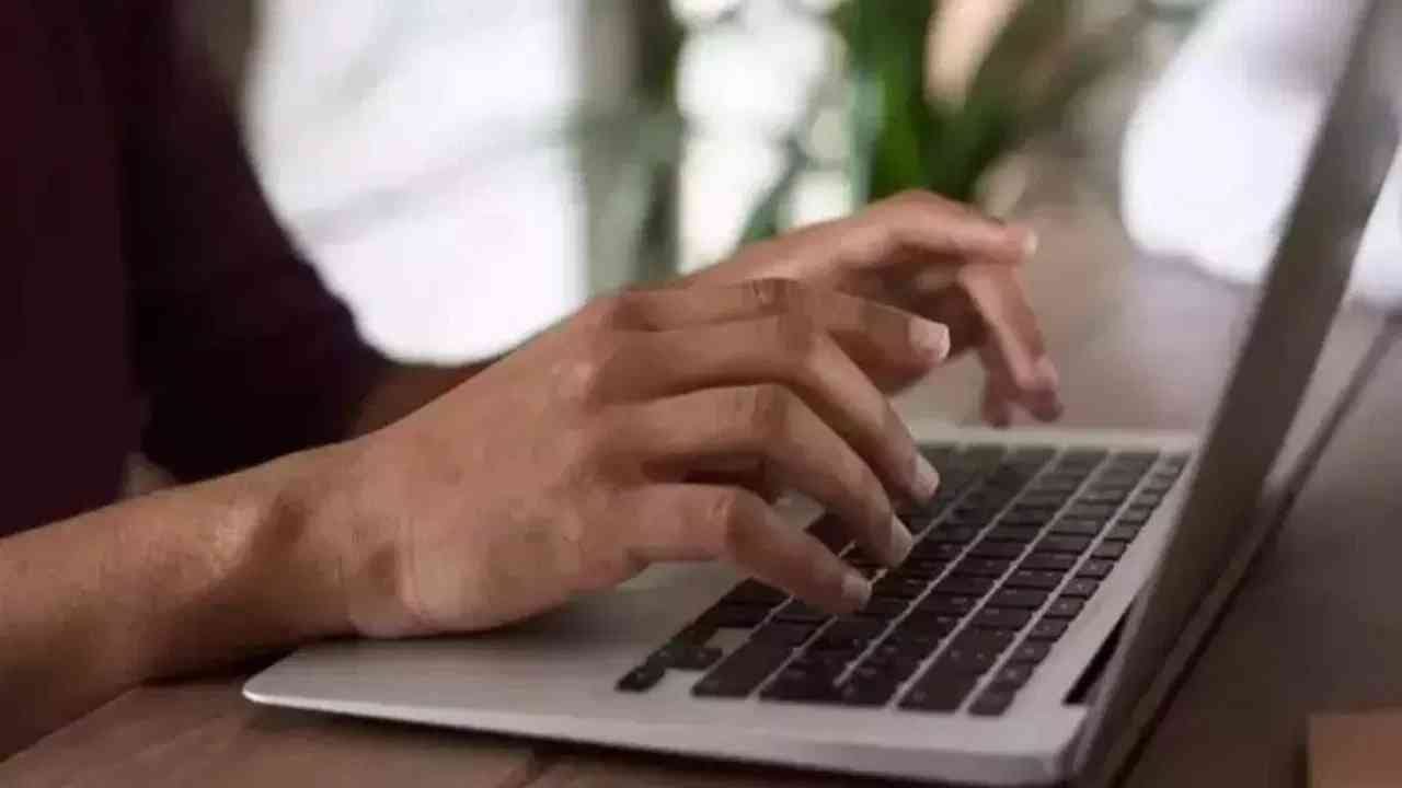 या सोप्या ट्रिक्स वापरा आणि फोनच्या फिंगरप्रिंटने ओपन करा लॅपटॉपचा लॉक या सोप्या ट्रिक्स वापरा आणि फोनच्या फिंगरप्रिंटने ओपन करा लॅपटॉपचा लॉक