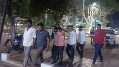 पैशांचा पाऊस पाडण्यासाठी अघोरी पूजा, अल्पवयीन मुलीचा बळी घेणार तितक्या