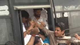 आमदार सत्यजित तांबे पोलिसांच्या ताब्यात, आंदोलक आक्रमक, थेट...