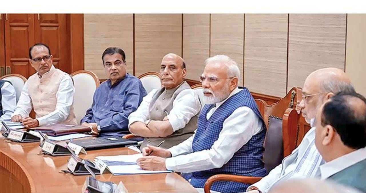 कॅबिनेट मंत्र्यांचं रिपोर्ट कार्ड समोर, सोशल मिडियाचा सर्वाधिक चांगला वापर कोणी केला? मोदी कितव्या क्रमांकावर? कॅबिनेट मंत्र्यांचं रिपोर्ट कार्ड समोर, सोशल मिडियाचा सर्वाधिक चांगला वापर कोणी केला? मोदी कितव्या क्रमांकावर?