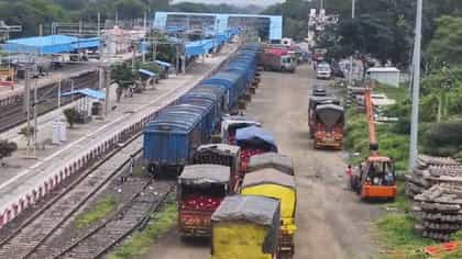 हिमालयासाठी सह्याद्री धावला... महाराष्ट्र देणार दिल्लीला 840 टन कांदा.