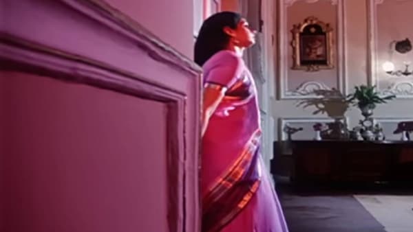 एका दिवसात शूट झालेलं हे गाणं, ठरलं इतकं सुपरहिट की आजही लोक ऐकू येताच धरतात ठेका