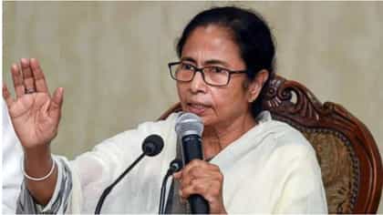 तृणमूलचा भाजपला मोठा धक्का, पश्चिम बंगालमध्ये पुन्हा वार फिरलं.