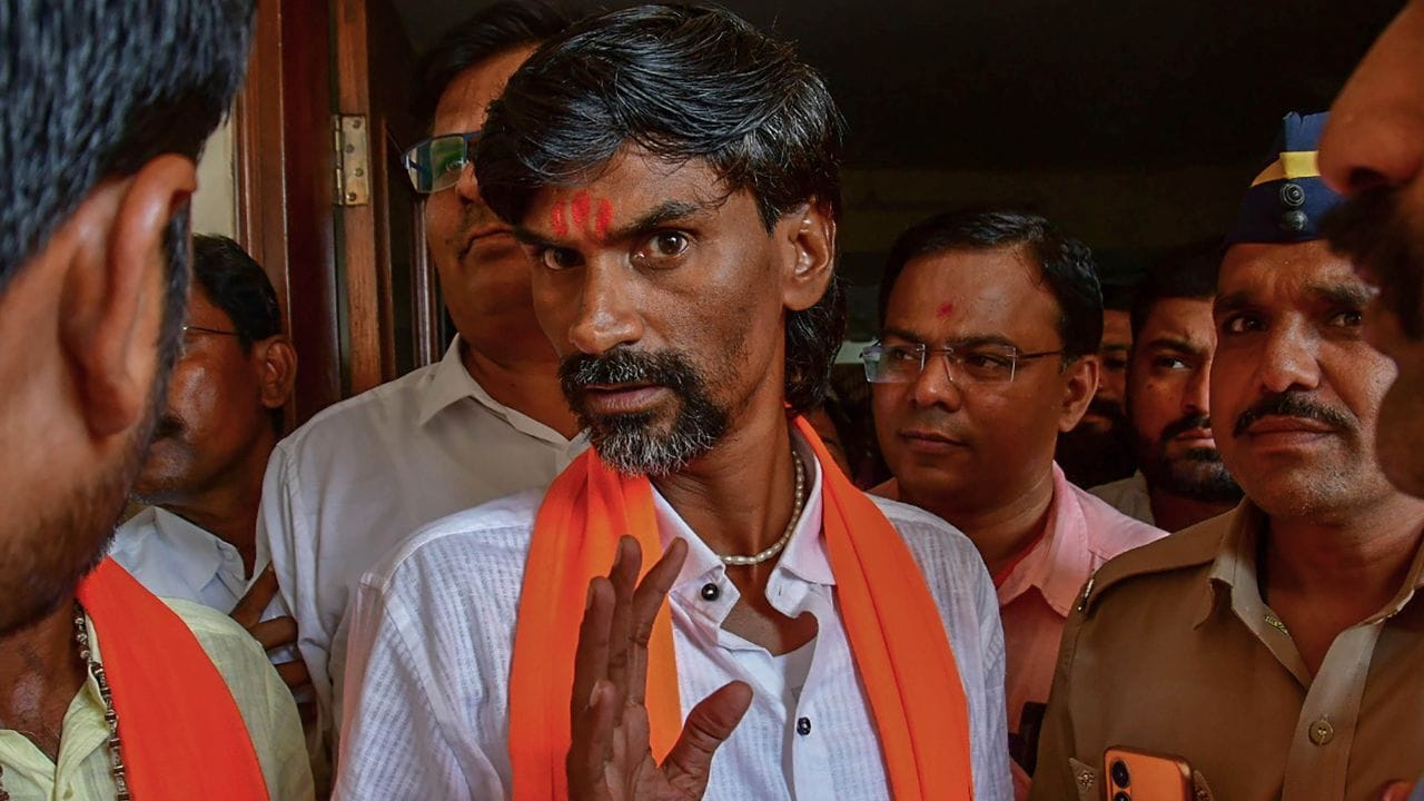 मराठा ओबीसीमध्ये दुरावा निर्माण करणे बंद करा.. मनोज जरांगे पाटील संतापले... मराठा ओबीसीमध्ये दुरावा निर्माण करणे बंद करा.. मनोज जरांगे पाटील संतापले...