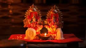 पहिली कमाई देवाला का अर्पण केली जाते? प्रथेमागे एक अद्भुत रहस्य
