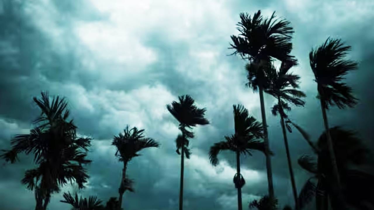 Monsoon: मान्सूनचे लवकरच टाटा-बाय बाय? यंदा लवकरच निरोप घेणार? सप्टेंबरमध्ये पावसामुळे नवीन टेन्शन Monsoon: मान्सूनचे लवकरच टाटा-बाय बाय? यंदा लवकरच निरोप घेणार? सप्टेंबरमध्ये पावसामुळे नवीन टेन्शन