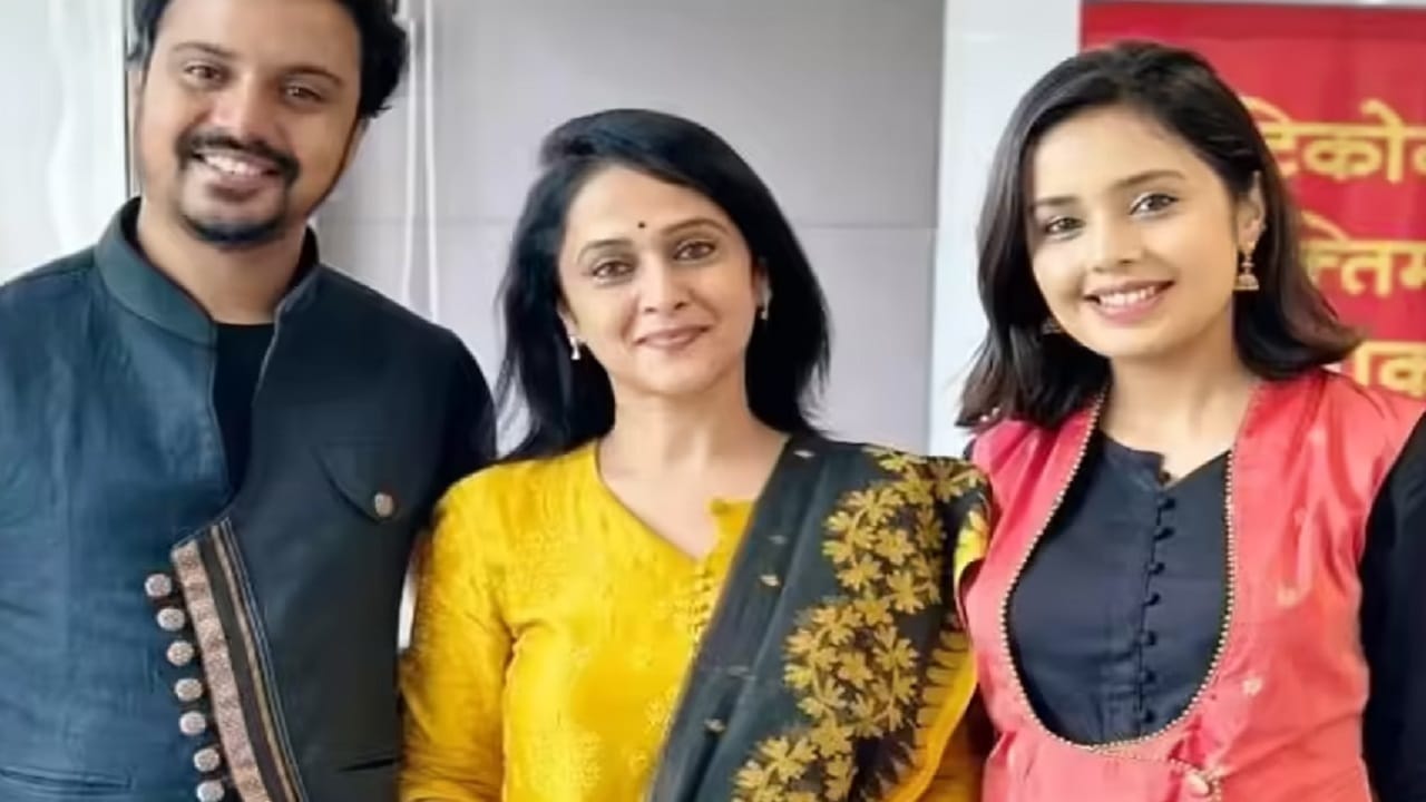 मृणाल कुलकर्णी म्हणतात, मी सासू वगैरे झालं असं मला कधीच वाटत नाही, उलट शिवानीच्या रूपात मला सून नाही तर मुलगी भेटली आहे... असं त्या कायम बोलत असतात