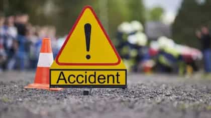 भीषण अपघाताने महाराष्ट्र हादरला! 4 भाविकांचा जागीच मृत्यू, 6 जण जखमी.
