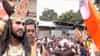 नाशिकमध्ये खड्ड्यांचे साम्राज्य, ठाकरे सेनेचा पालिकेवर 'महामोर्चा'