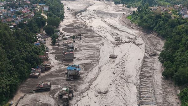 320 भारतीय अजूनही बेपत्ता, टेन्शन वाढले, परराष्ट्र मंत्रालयाची मोठी माहिती..